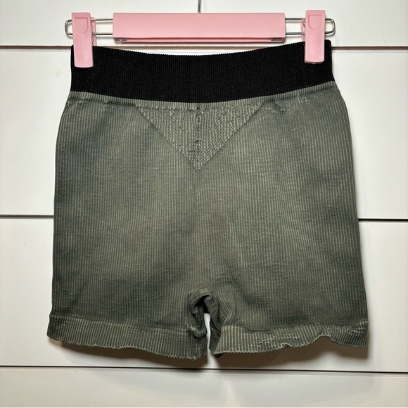 Free People Movement Prajna Shorts Green - Picture 3 of 6